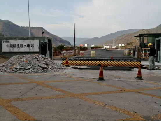 內(nèi)蒙古翻板路障機
